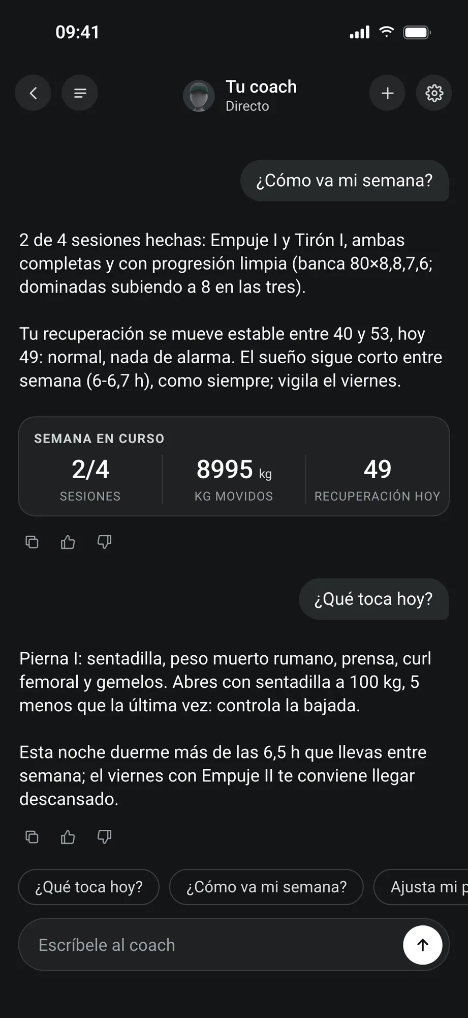Chat con el coach de Molec resumiendo la semana: 2 de 4 sesiones, 8995 kg movidos, recuperación 49
